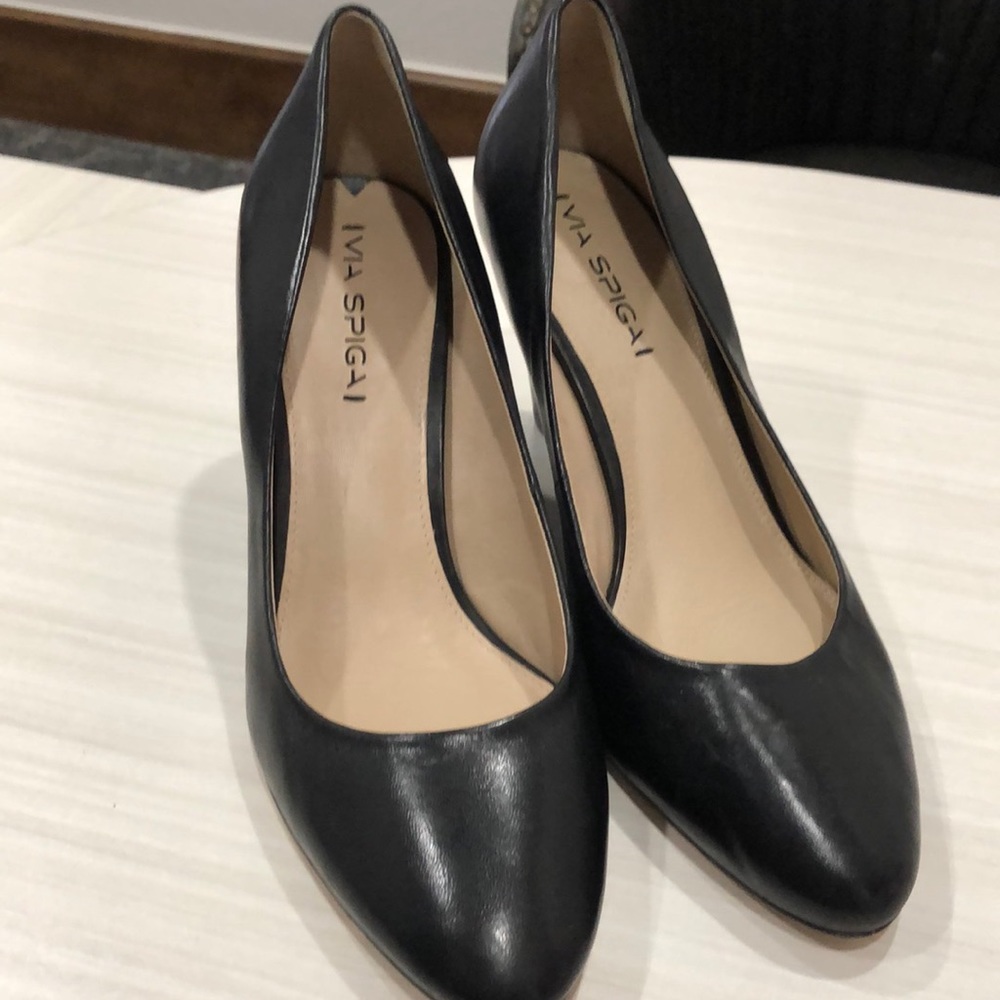 Ivia Spigai Black Leather Size 10 Wedges